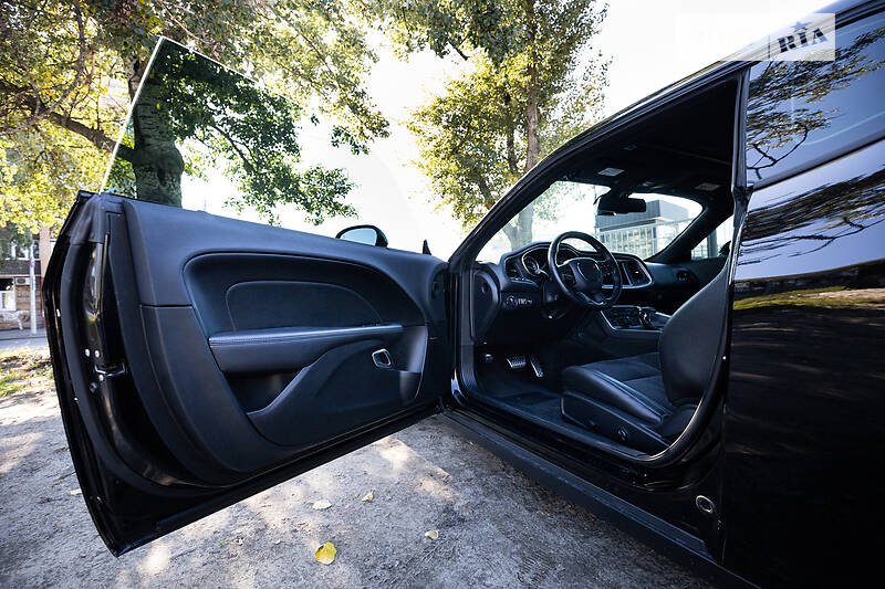 Купе Dodge Challenger 2018 в Киеве фото 79 Купе Dodge Challenger 2018 в Киеве
