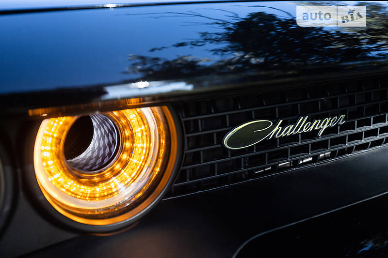 Купе Dodge Challenger 2018 в Киеве фото 5 Купе Dodge Challenger 2018 в Киеве