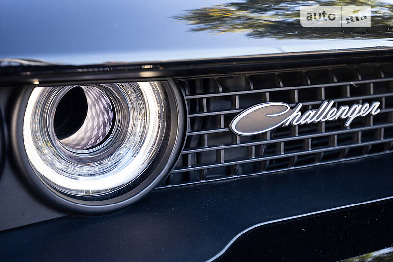 Купе Dodge Challenger 2018 в Киеве фото 4 Купе Dodge Challenger 2018 в Киеве