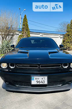 Купе Dodge Challenger 2016 в 