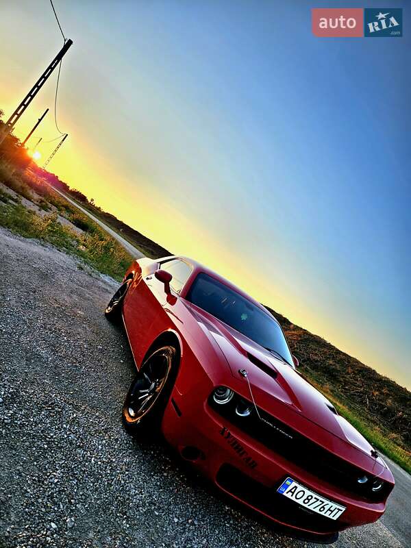 Купе Dodge Challenger 2016 в Берегово