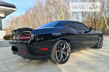 Купе Dodge Challenger 2019 в Львові