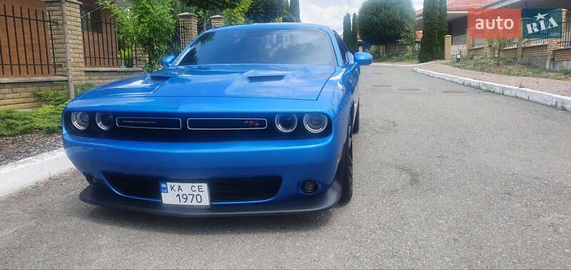 Купе Dodge Challenger 2016 в 