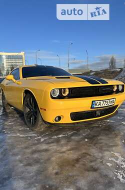 Купе Dodge Challenger 2017 в 