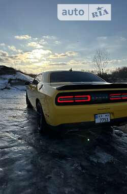 Купе Dodge Challenger 2017 в 