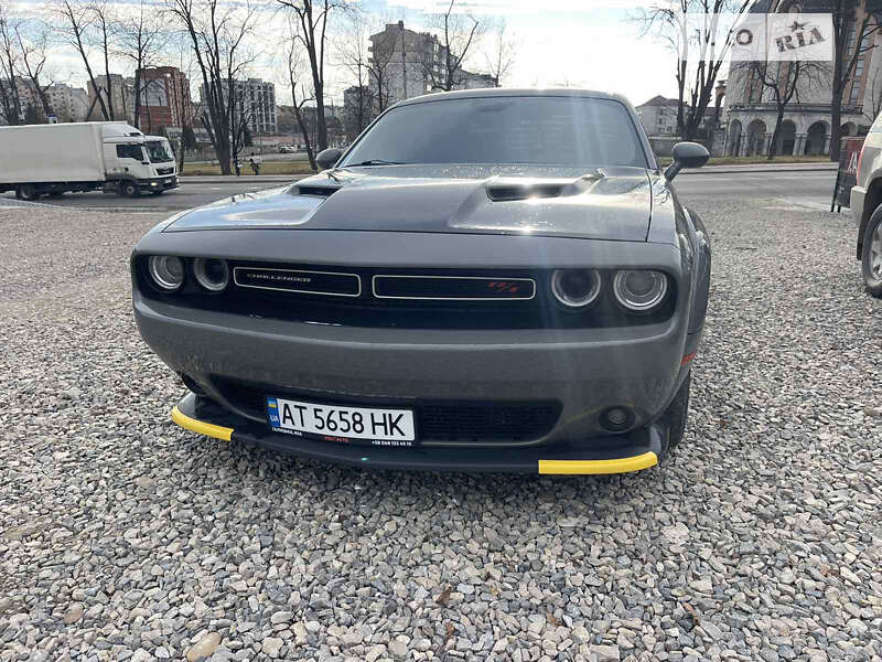 Купе Dodge Challenger 2018 в Івано-Франківську