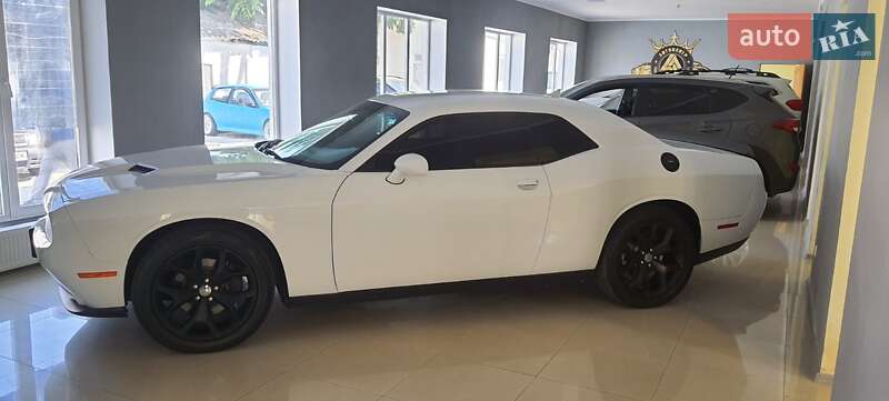 Купе Dodge Challenger 2016 в Киеве