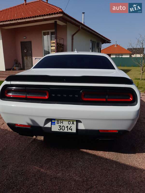 Купе Dodge Challenger 2016 в Киеве