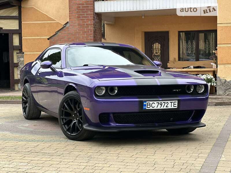 Купе Dodge Challenger 2019 в Львові