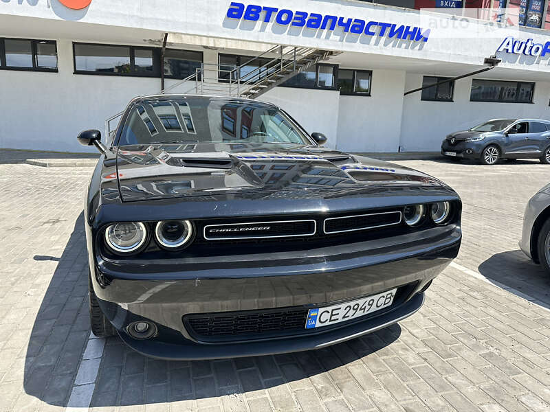 Купе Dodge Challenger 2015 в Львові