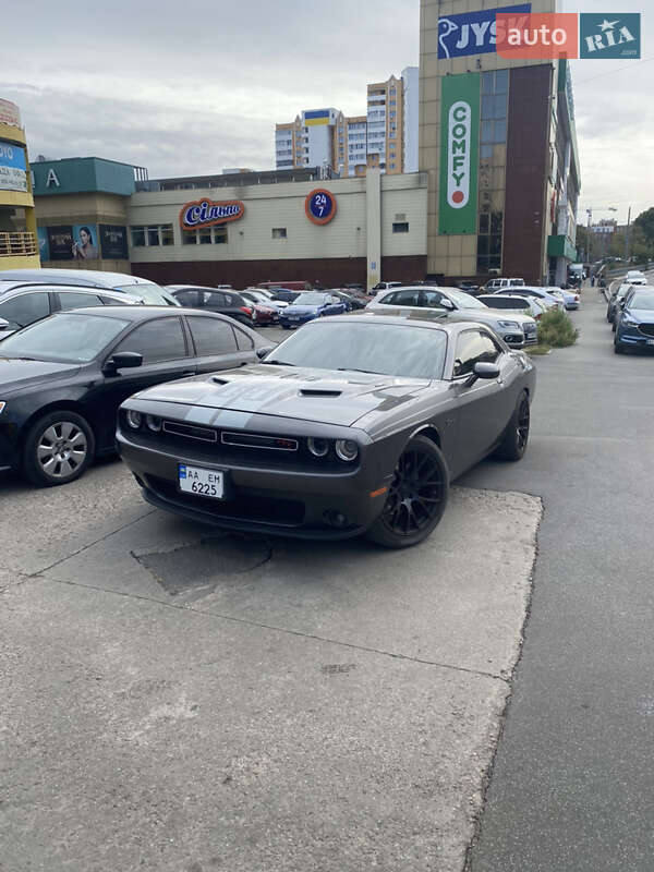 Купе Dodge Challenger 2016 в Києві