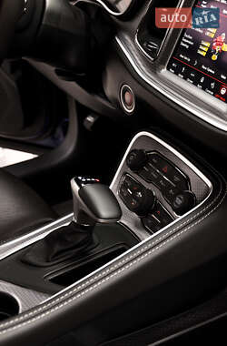 Купе Dodge Challenger 2019 в 