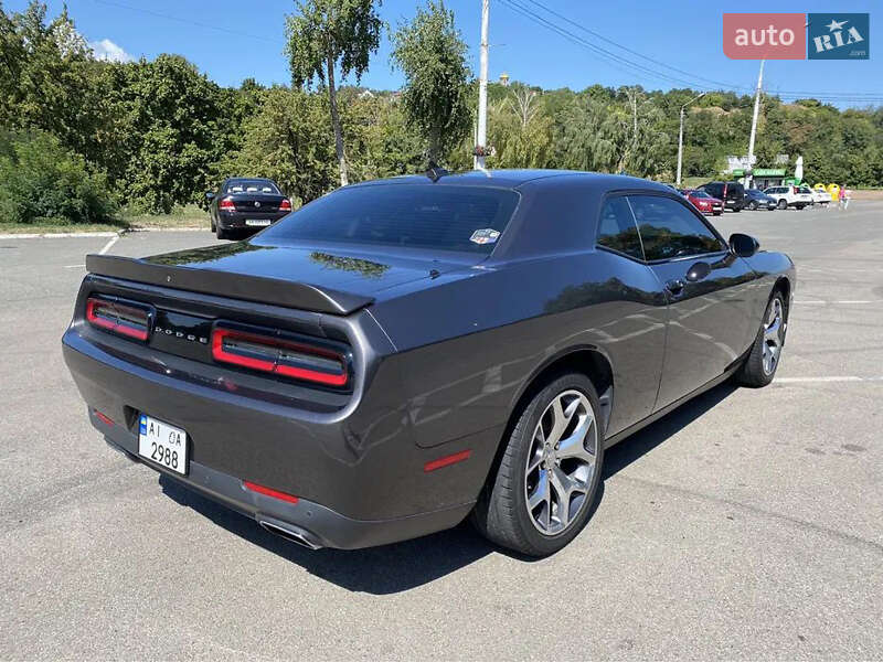 Купе Dodge Challenger 2016 в 
