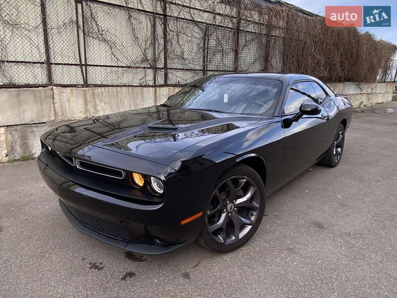 Купе Dodge Challenger 2017 в Києві