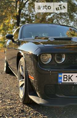 Купе Dodge Challenger 2015 в Ровно