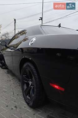 Купе Dodge Challenger 2016 в 