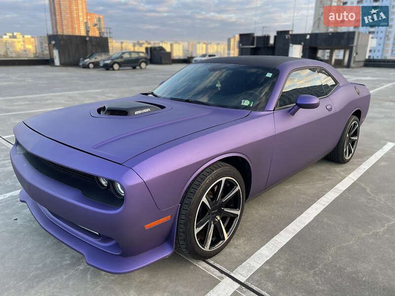 Купе Dodge Challenger 2017 в Киеве