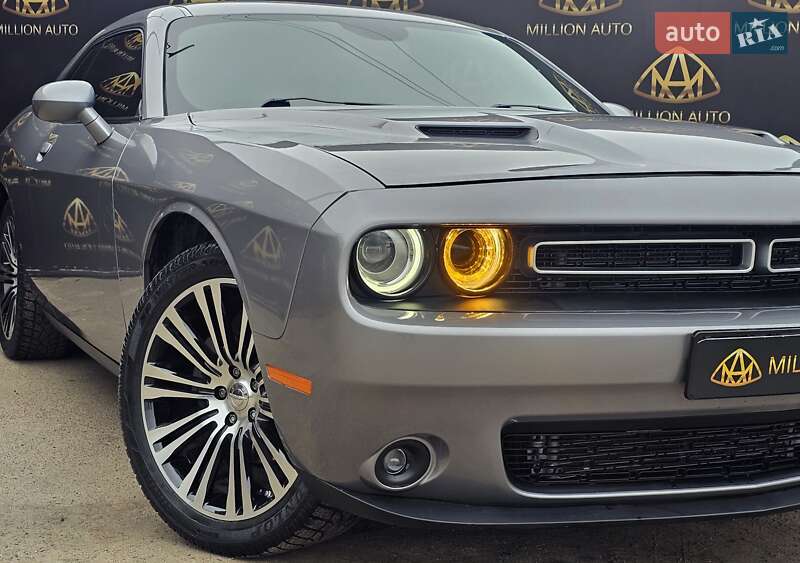 Купе Dodge Challenger 2017 в Киеве