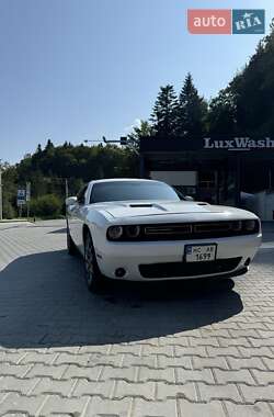 Купе Dodge Challenger 2017 в 