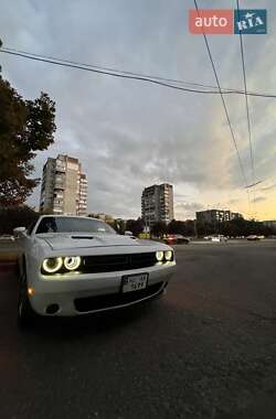 Купе Dodge Challenger 2017 в 