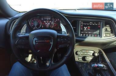 Купе Dodge Challenger 2017 в 