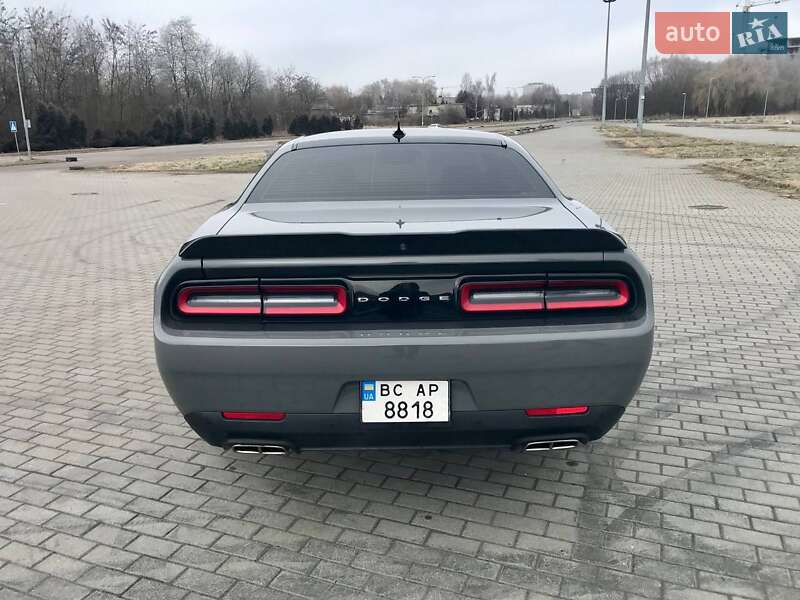 Купе Dodge Challenger 2017 в Львове