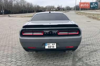Купе Dodge Challenger 2017 в 