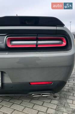 Купе Dodge Challenger 2017 в 
