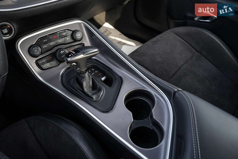 Купе Dodge Challenger 2019 в Черновцах