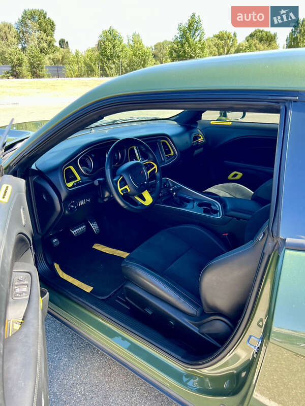 Купе Dodge Challenger 2022 в Киеве