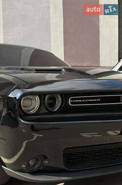Купе Dodge Challenger 2017 в 