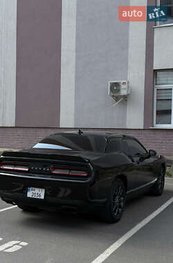 Купе Dodge Challenger 2017 в 