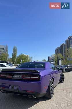 Купе Dodge Challenger 2022 в 