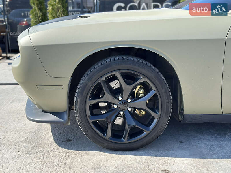 Купе Dodge Challenger 2014 в Києві