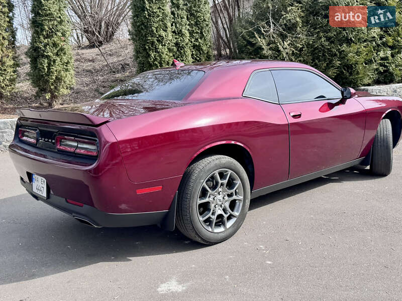 Купе Dodge Challenger 2017 в Киеве