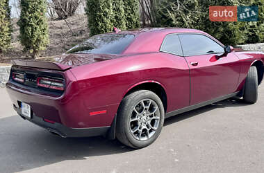 Купе Dodge Challenger 2017 в 