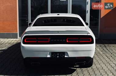 Купе Dodge Challenger 2018 в 