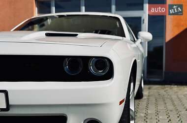 Купе Dodge Challenger 2018 в 