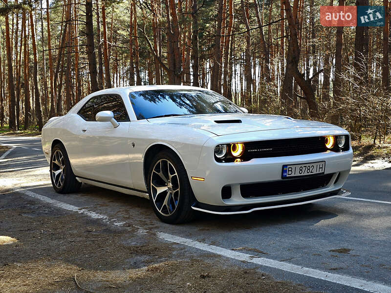 Купе Dodge Challenger 2018 в 