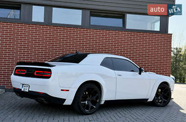 Купе Dodge Challenger 2018 в 