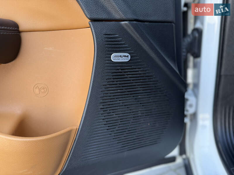 Купе Dodge Challenger 2018 в Львові