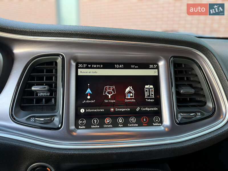 Купе Dodge Challenger 2018 в Львові