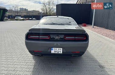 Купе Dodge Challenger 2018 в 