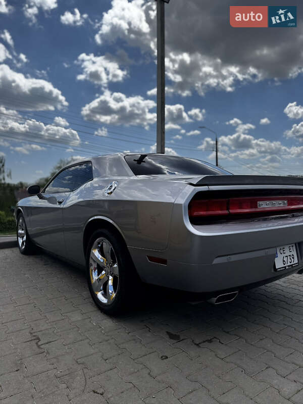 Купе Dodge Challenger 2013 в Черновцах
