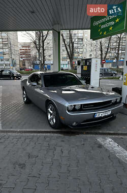 Купе Dodge Challenger 2013 в Чернівцях