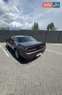 Купе Dodge Challenger 2018 в 