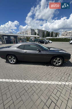 Купе Dodge Challenger 2018 в 
