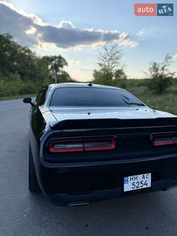 Купе Dodge Challenger 2015 в Одесі