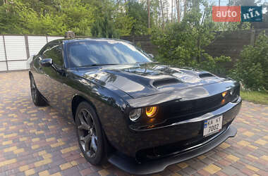 Купе Dodge Challenger 2018 в 