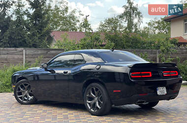 Купе Dodge Challenger 2018 в 